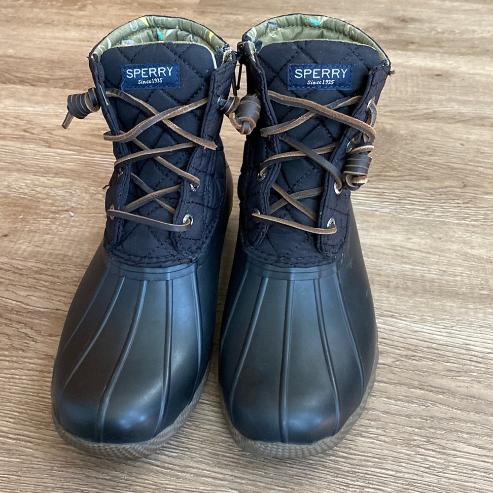 Sperry quilted ankle boots . Size 6.5